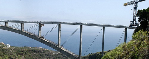 construcción arco de tilos