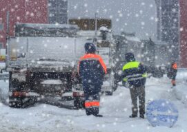 Trabajadores en una nevada