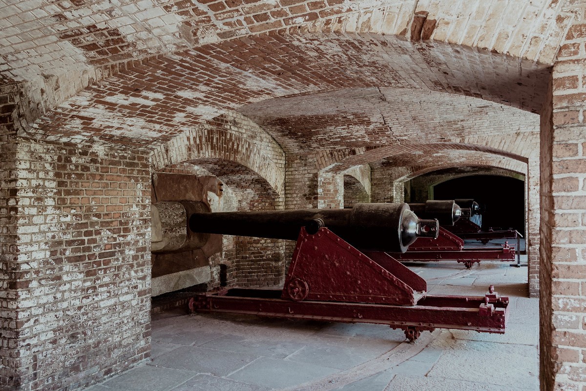 Cañones en el interior de Fort Sumter